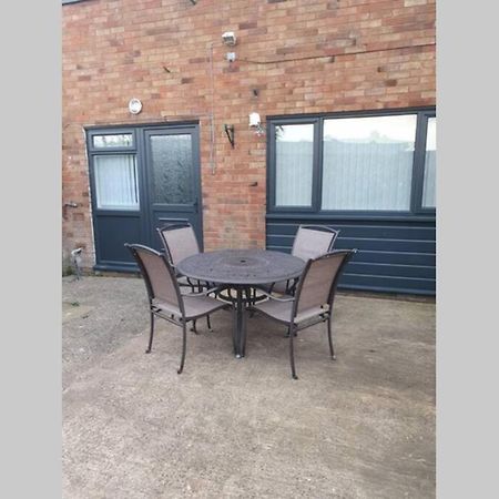 Entire House - Cheshire Oaks/Элсмир-Порт Экстерьер фото