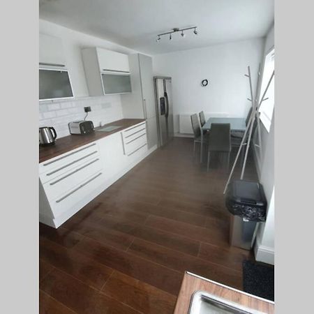 Entire House - Cheshire Oaks/Элсмир-Порт Экстерьер фото