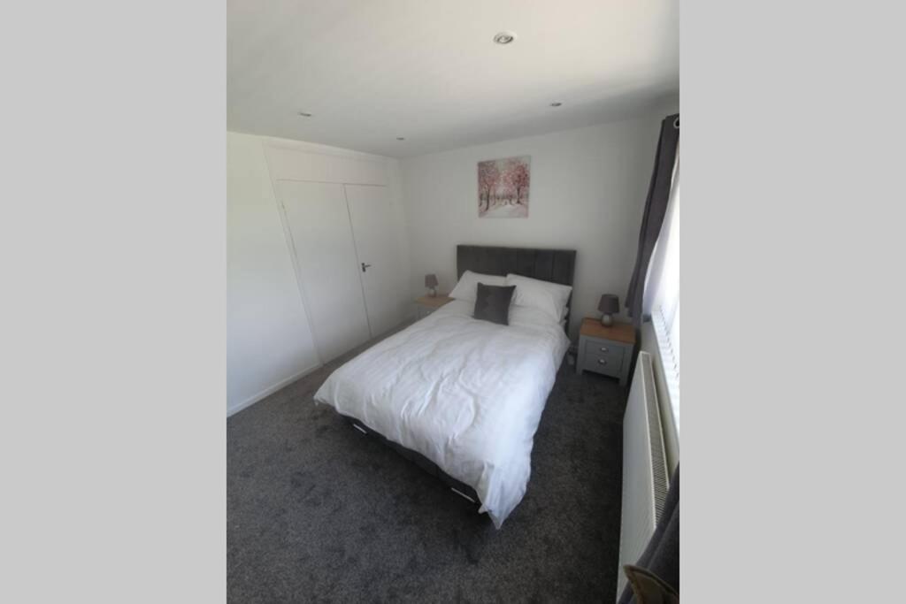 Entire House - Cheshire Oaks/Элсмир-Порт Экстерьер фото